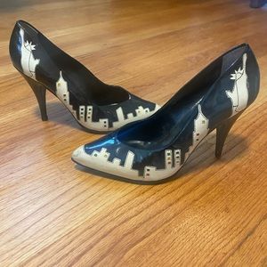 Hokus Pokus Rare Vintage NYC Skyline Pumps